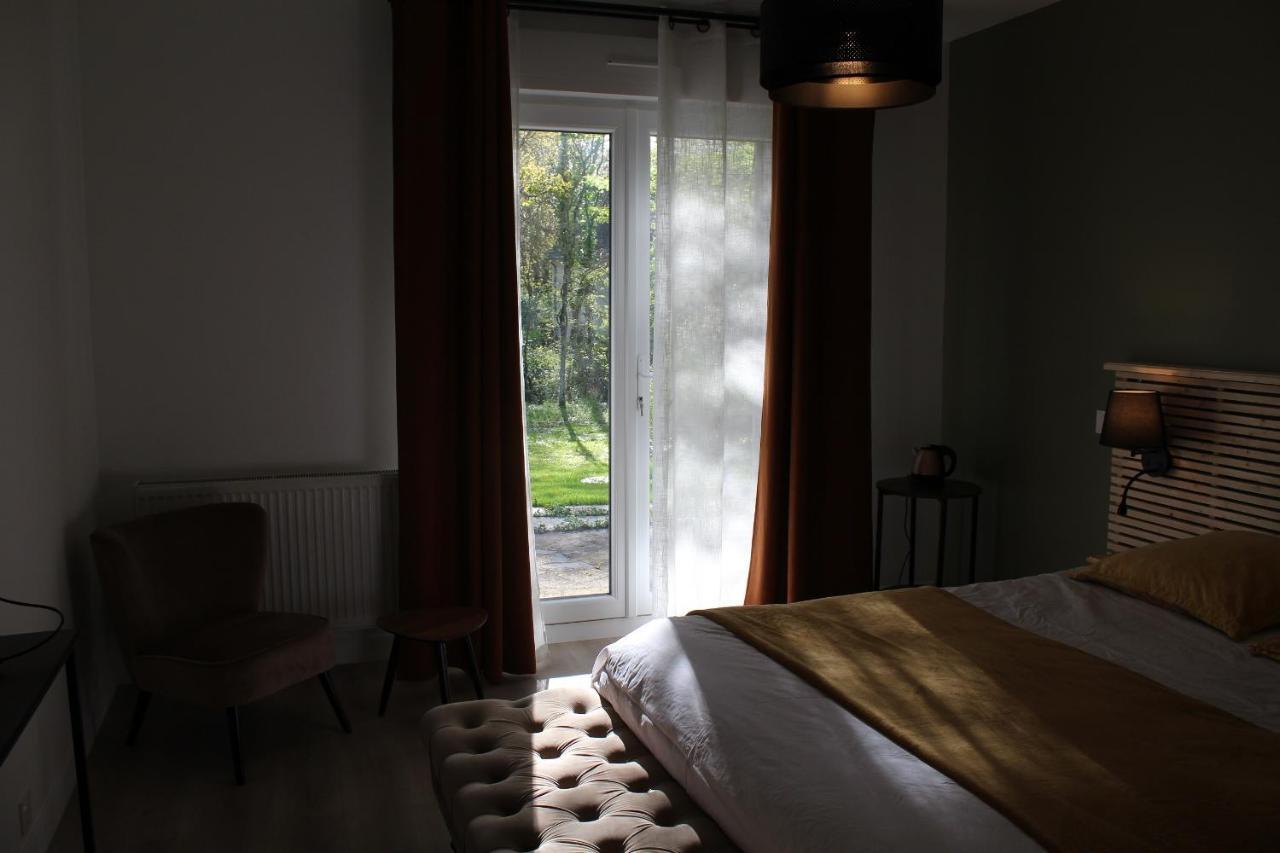 Bed and Breakfast Le Pre Du Buis Yvre-l'Eveque Екстер'єр фото