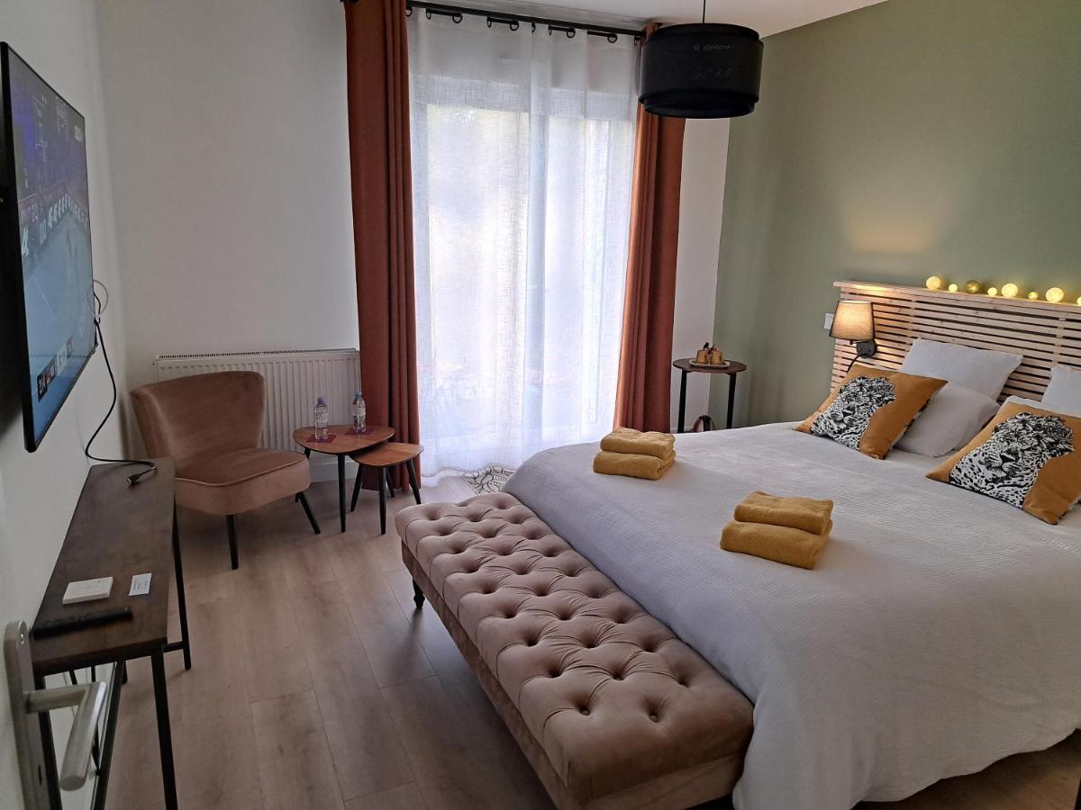 Bed and Breakfast Le Pre Du Buis Yvre-l'Eveque Екстер'єр фото
